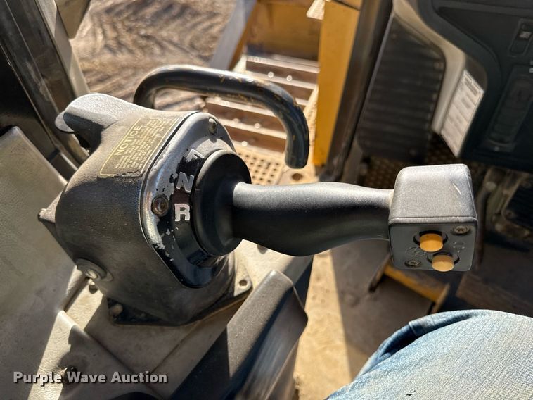 image for item ED4092 2002 Caterpillar D8R II dozer