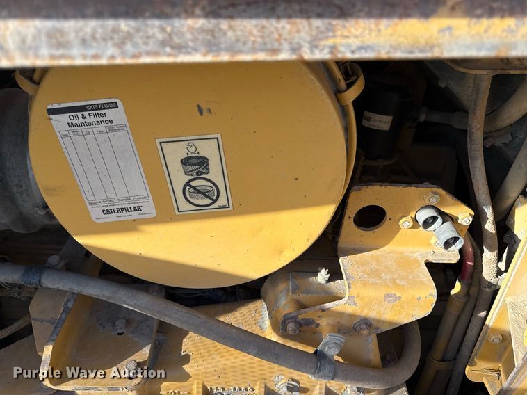 image for item ED4092 2002 Caterpillar D8R II dozer