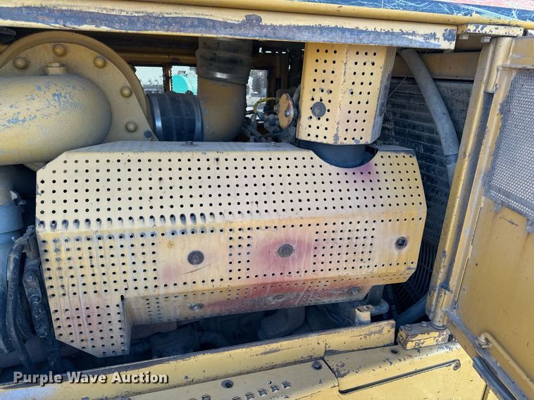 image for item ED4092 2002 Caterpillar D8R II dozer