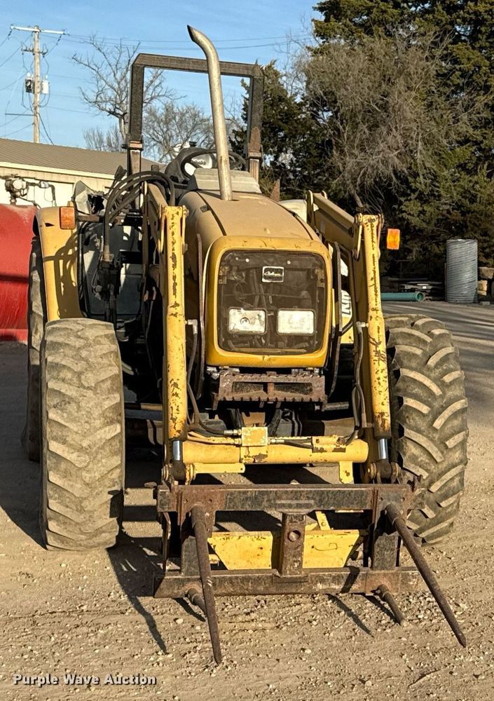 image for item ED4093 Challenger MT425B MFWD tractor