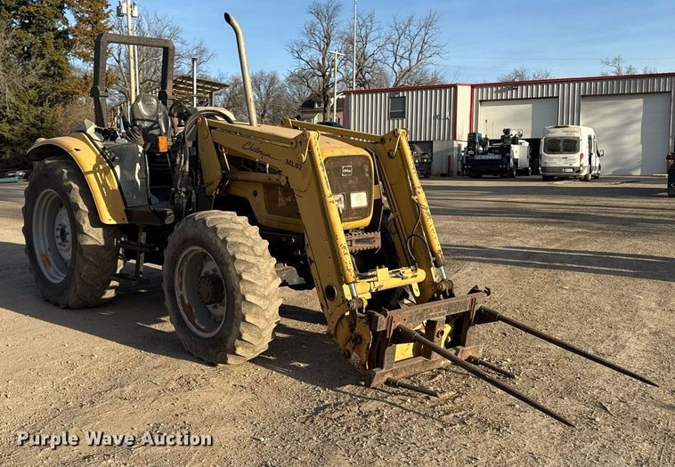 image for item ED4093 Challenger MT425B MFWD tractor