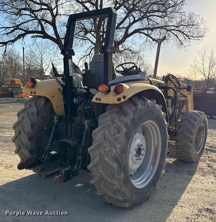 image for item ED4093 Challenger MT425B MFWD tractor