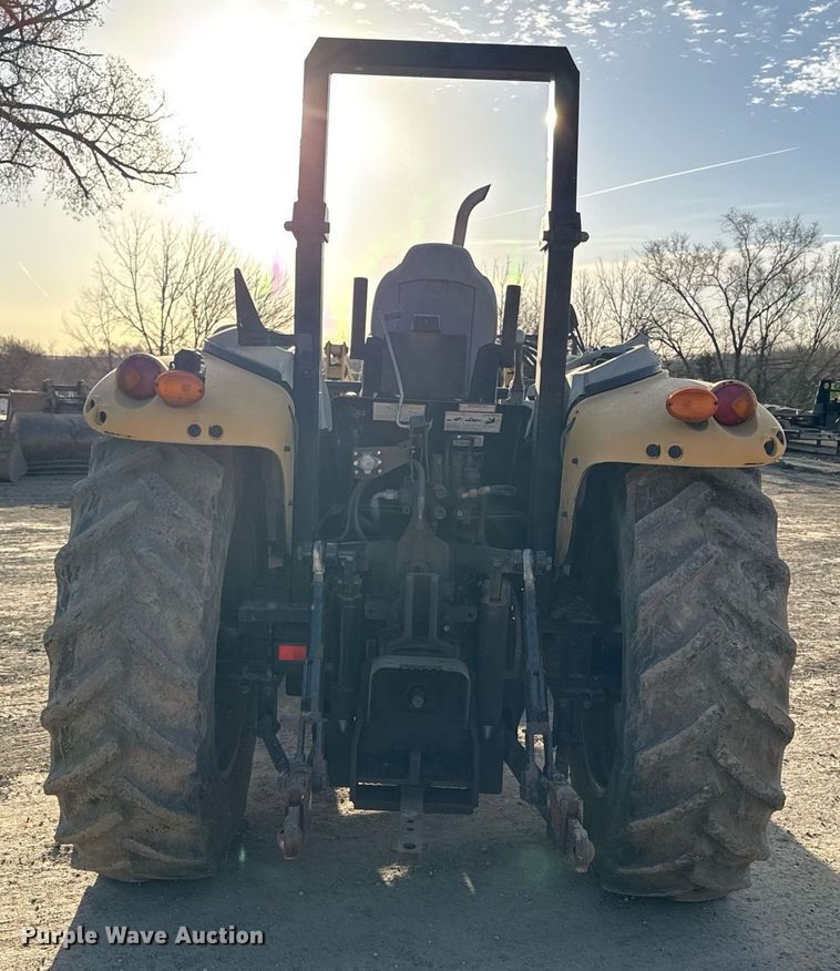 image for item ED4093 Challenger MT425B MFWD tractor