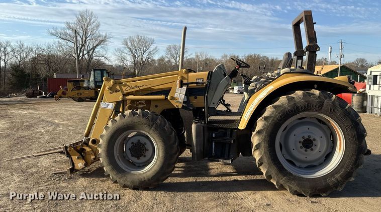 image for item ED4093 Challenger MT425B MFWD tractor
