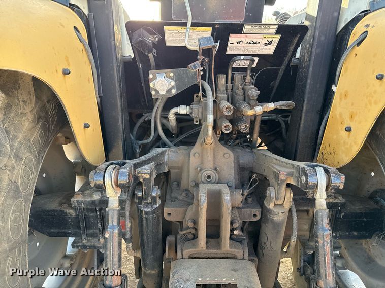 image for item ED4093 Challenger MT425B MFWD tractor