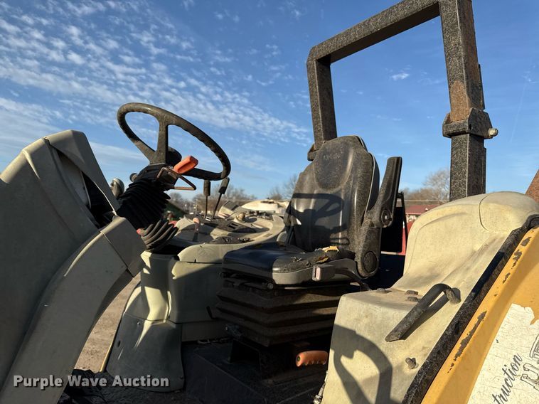 image for item ED4093 Challenger MT425B MFWD tractor