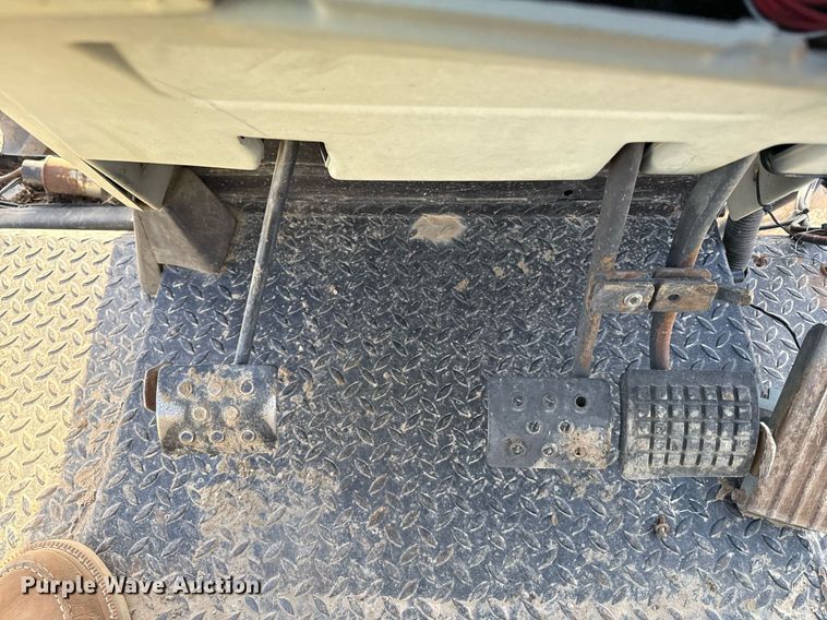 image for item ED4093 Challenger MT425B MFWD tractor