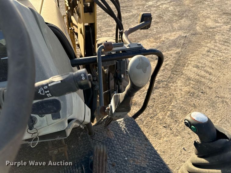 image for item ED4093 Challenger MT425B MFWD tractor