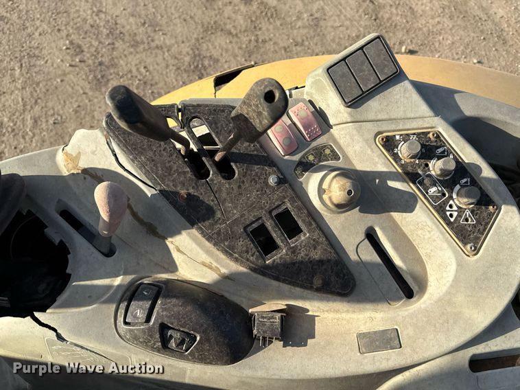 image for item ED4093 Challenger MT425B MFWD tractor