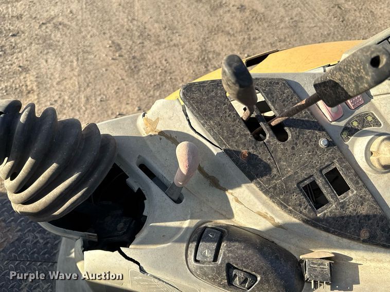 image for item ED4093 Challenger MT425B MFWD tractor