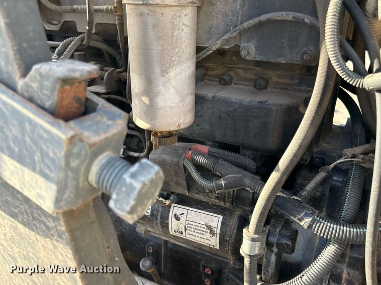 image for item ED4093 Challenger MT425B MFWD tractor