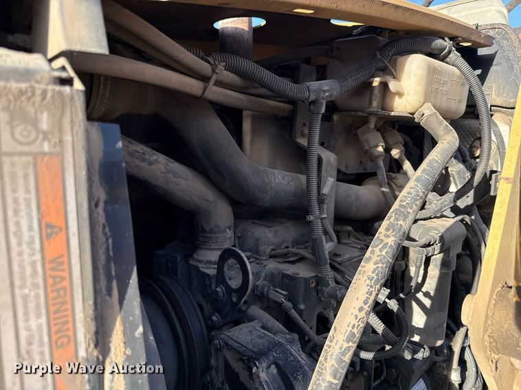 image for item ED4093 Challenger MT425B MFWD tractor