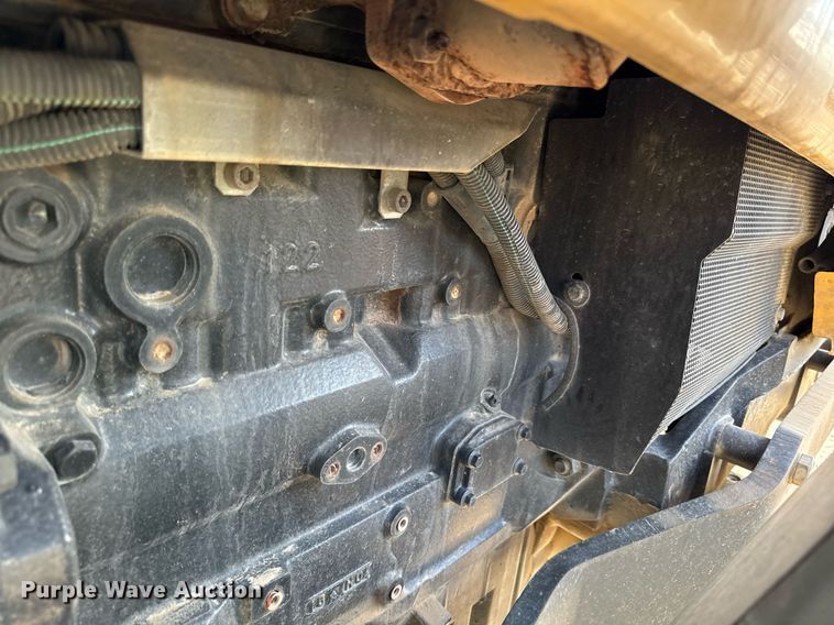 image for item ED4093 Challenger MT425B MFWD tractor