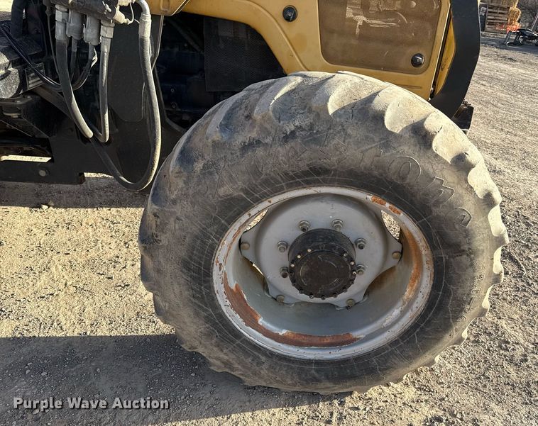 image for item ED4093 Challenger MT425B MFWD tractor