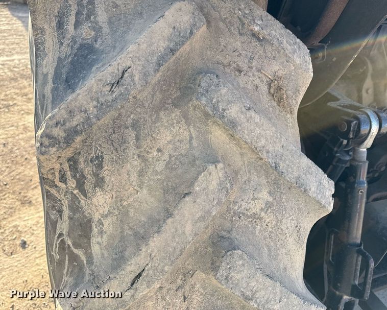 image for item ED4093 Challenger MT425B MFWD tractor