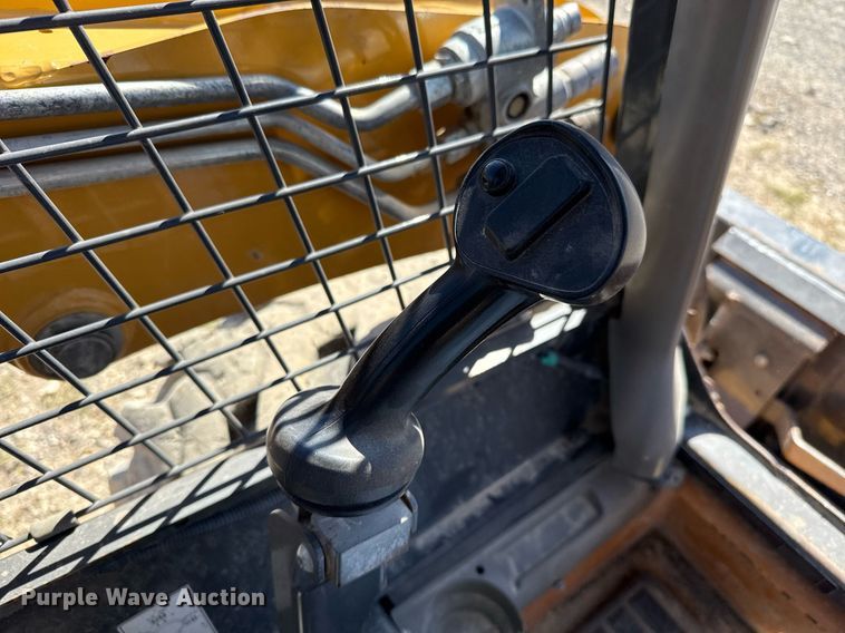 image for item ED5559 2014 Case SR130 skid steer loader