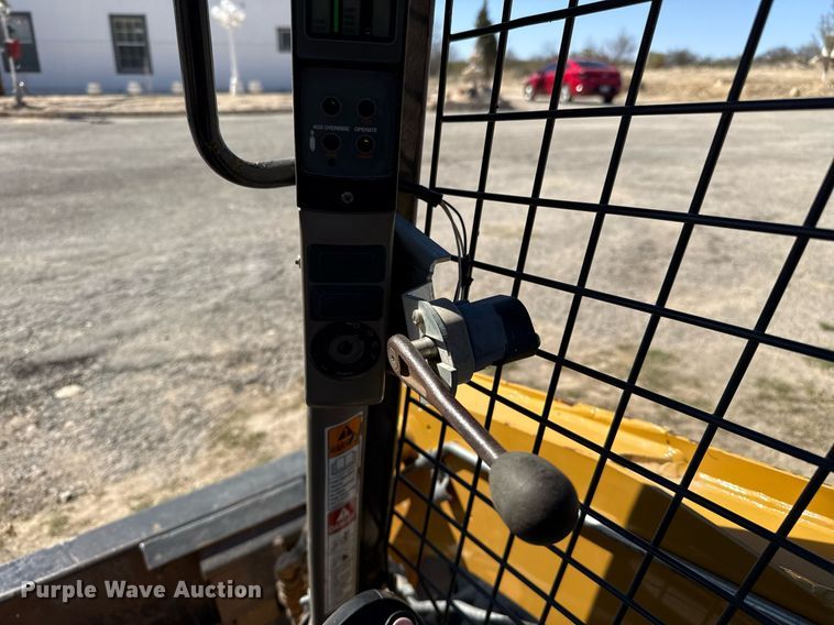 image for item ED5559 2014 Case SR130 skid steer loader