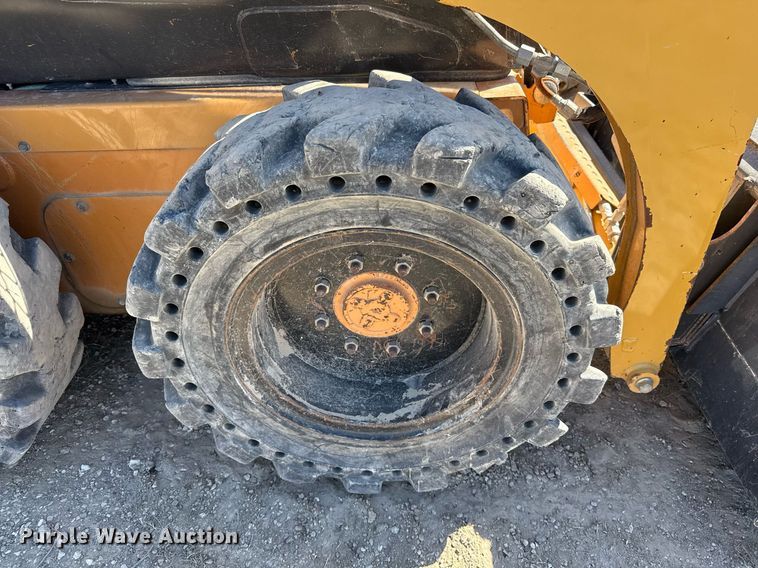 image for item ED5559 2014 Case SR130 skid steer loader