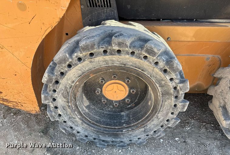 image for item ED5559 2014 Case SR130 skid steer loader