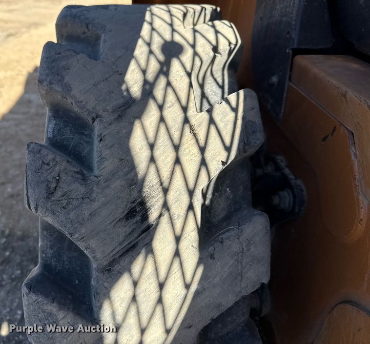 image for item ED5559 2014 Case SR130 skid steer loader