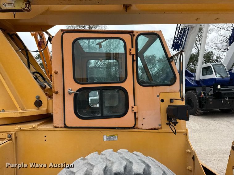 image for item ED5562 2012 Broderson RT-300-2F crane