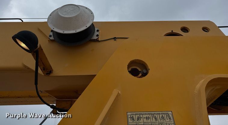 image for item ED5562 2012 Broderson RT-300-2F crane