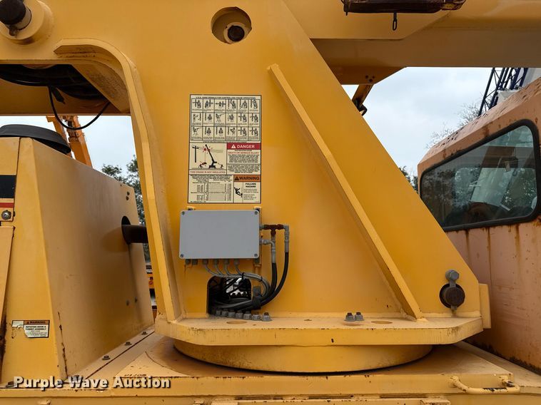 image for item ED5562 2012 Broderson RT-300-2F crane