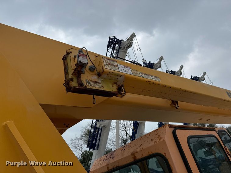image for item ED5562 2012 Broderson RT-300-2F crane