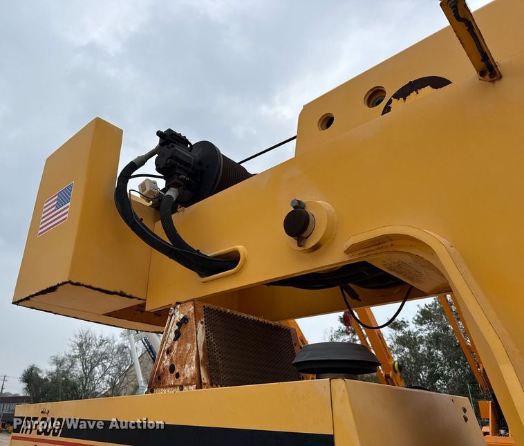 image for item ED5562 2012 Broderson RT-300-2F crane