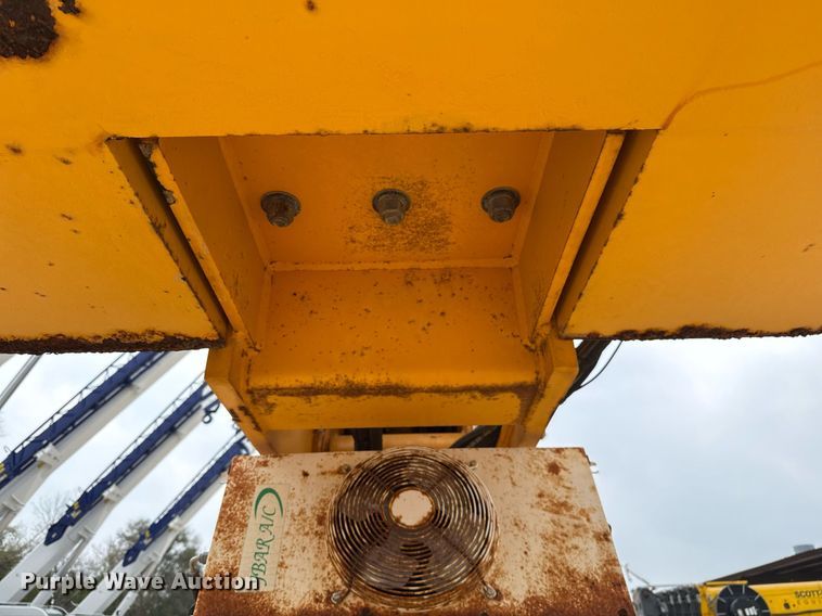 image for item ED5562 2012 Broderson RT-300-2F crane