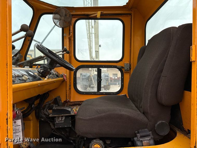 image for item ED5562 2012 Broderson RT-300-2F crane