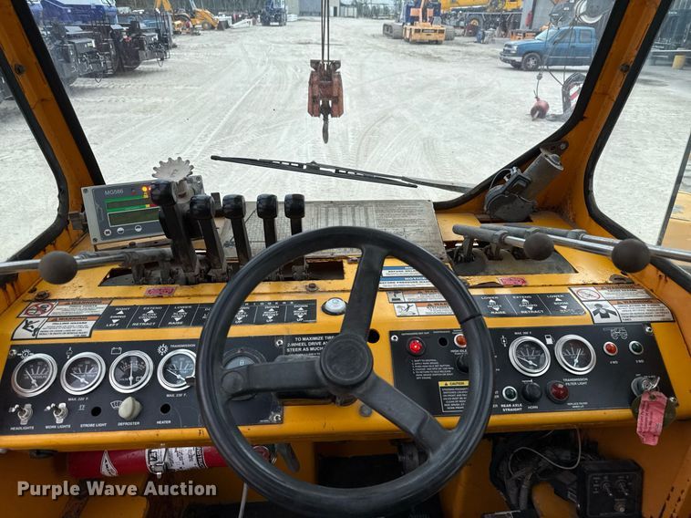 image for item ED5562 2012 Broderson RT-300-2F crane