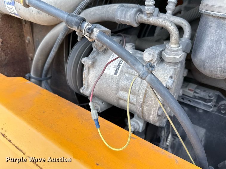 image for item ED5562 2012 Broderson RT-300-2F crane