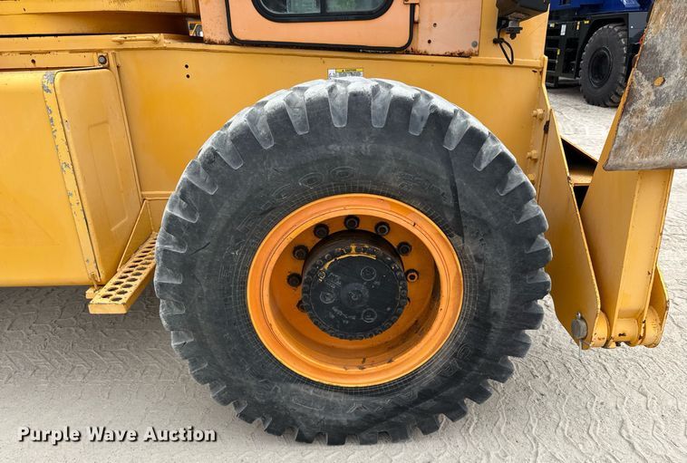 image for item ED5562 2012 Broderson RT-300-2F crane