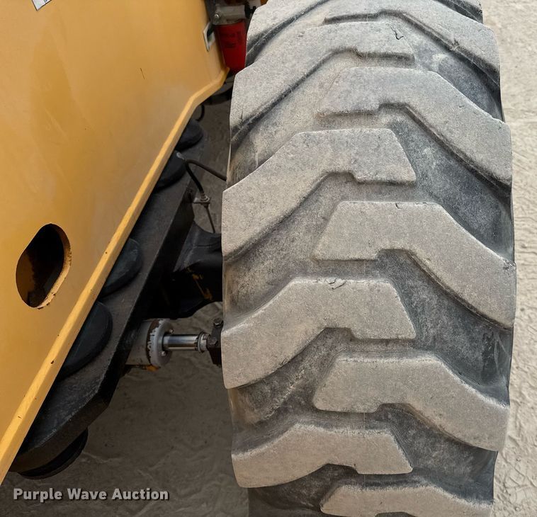 image for item ED5562 2012 Broderson RT-300-2F crane