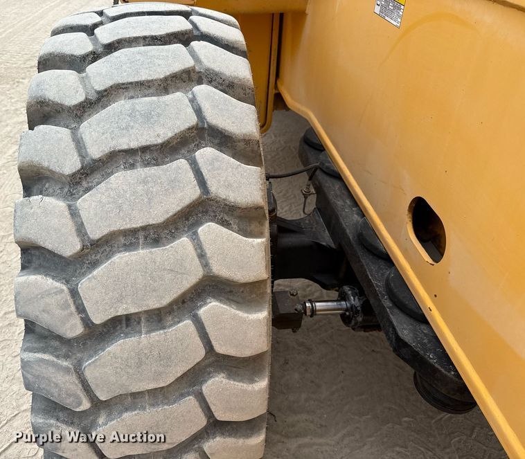 image for item ED5562 2012 Broderson RT-300-2F crane