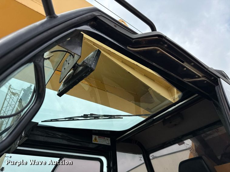 image for item ED5563 Manitex M-150 crane