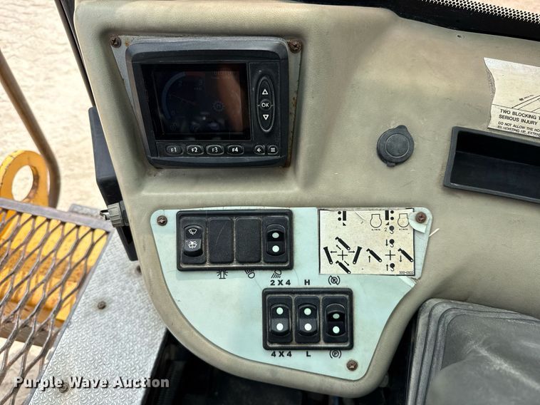 image for item ED5563 Manitex M-150 crane