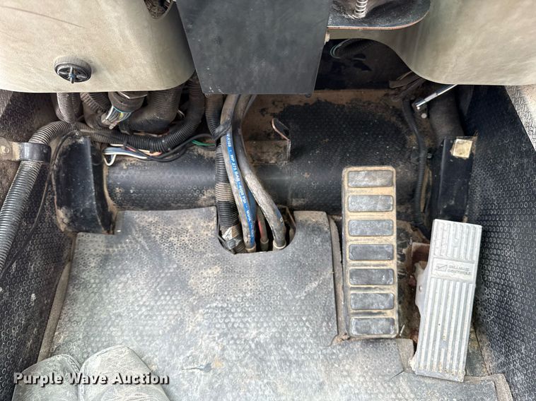 image for item ED5563 Manitex M-150 crane