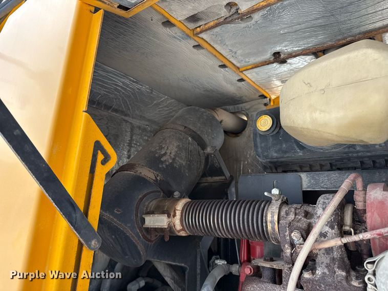 image for item ED5563 Manitex M-150 crane