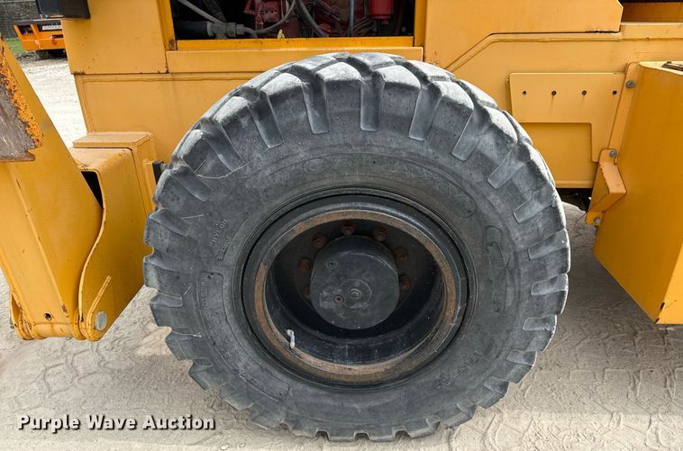 image for item ED5563 Manitex M-150 crane