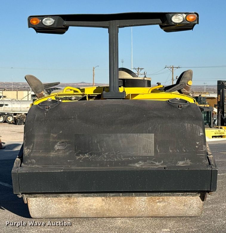 image for item ED5568 Hypac C784A double drum vibratory roller