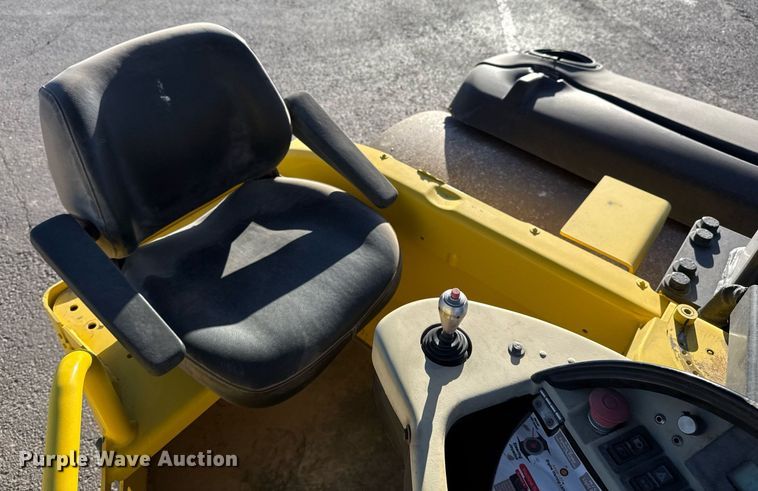 image for item ED5568 Hypac C784A double drum vibratory roller