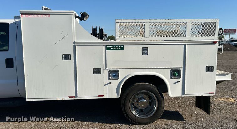 image for item EG1112 2013 Ford F550 Super Duty  Crew Cab utility / service truck