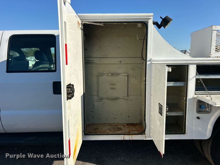 image for item EG1112 2013 Ford F550 Super Duty  Crew Cab utility / service truck