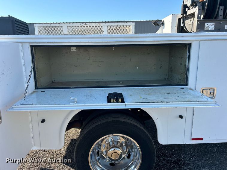 image for item EG1112 2013 Ford F550 Super Duty  Crew Cab utility / service truck