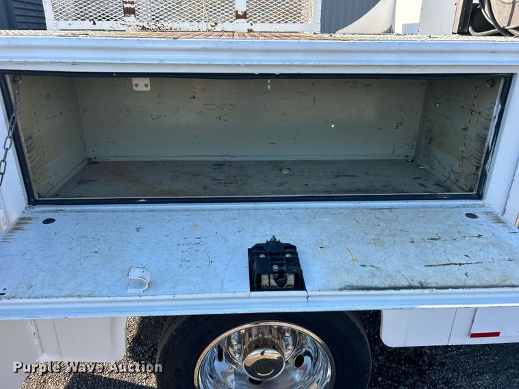 image for item EG1112 2013 Ford F550 Super Duty  Crew Cab utility / service truck