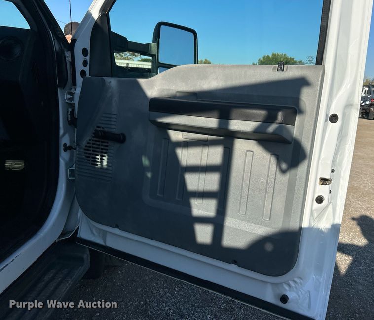 image for item EG1112 2013 Ford F550 Super Duty  Crew Cab utility / service truck