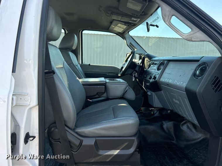 image for item EG1112 2013 Ford F550 Super Duty  Crew Cab utility / service truck