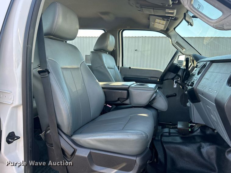 image for item EG1112 2013 Ford F550 Super Duty  Crew Cab utility / service truck